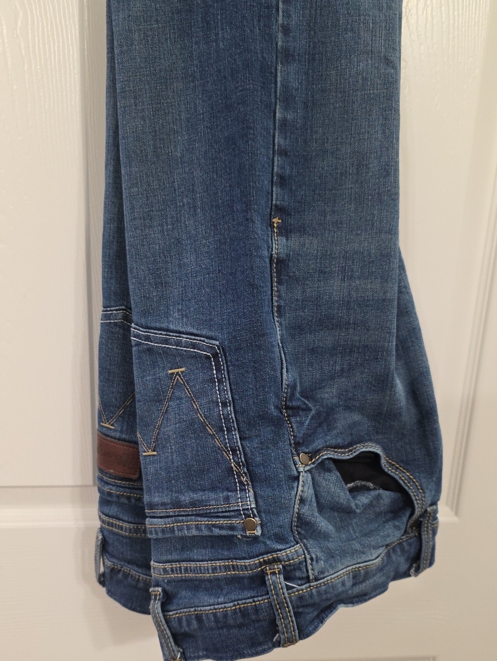 Men's Dark Blue Bootcut Jeans - Classic Comfort